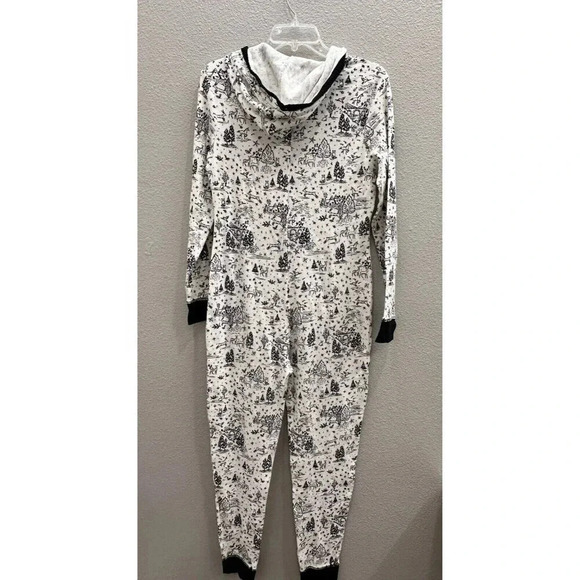 Victoria's Secret Pajamas Fireside Medium Hood Pom Pom Pajamas Black White - Picture 2 of 13
